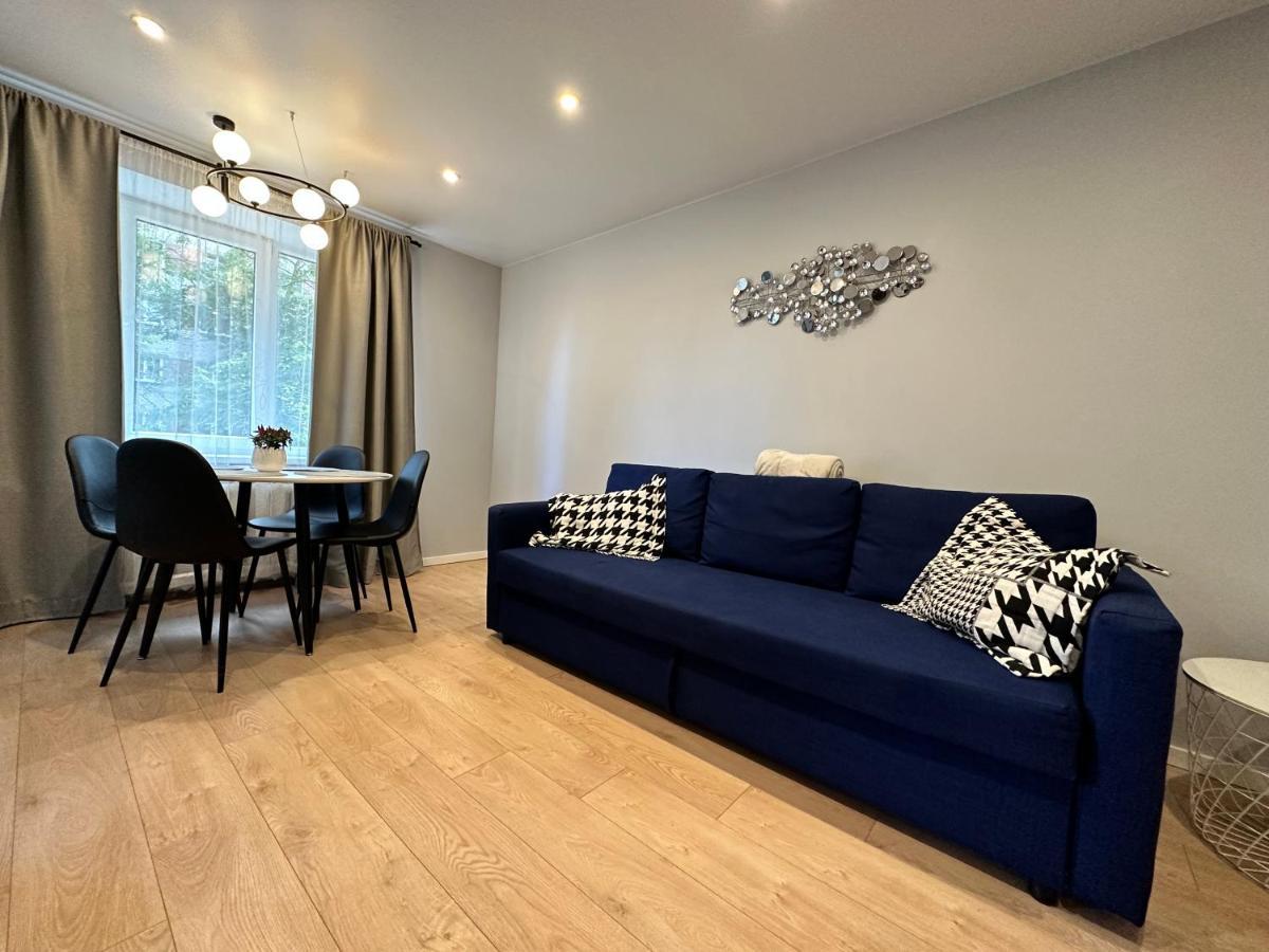 Parkside Escape: Stylish 1-Br Appartement Riga Buitenkant foto