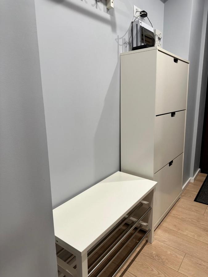 Parkside Escape: Stylish 1-Br Appartement Riga Buitenkant foto
